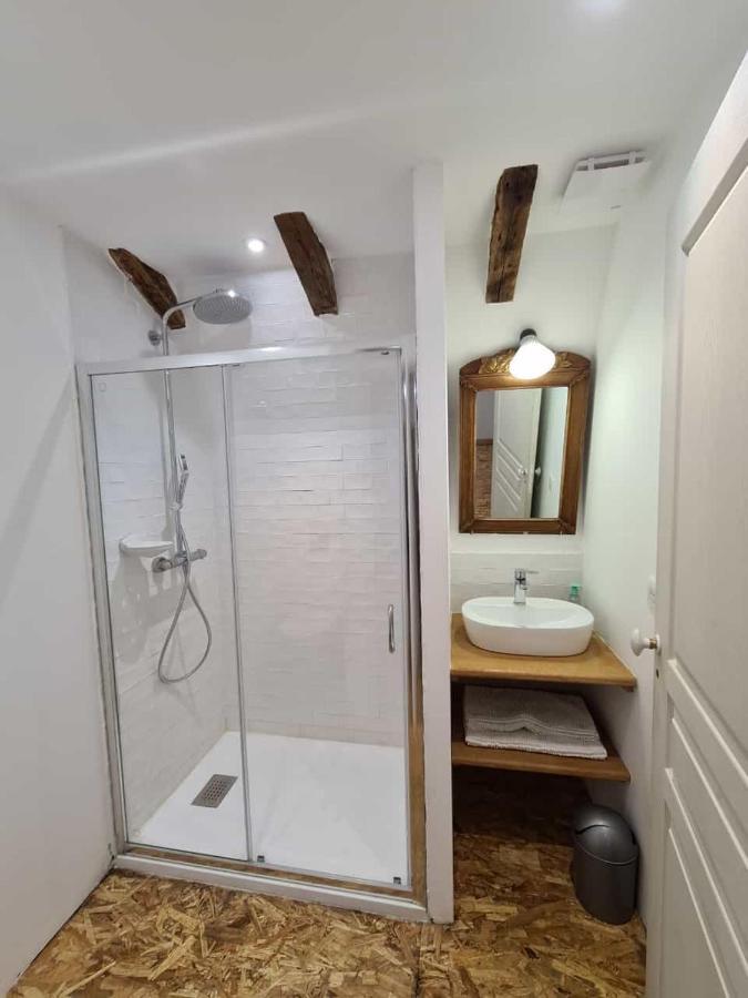 Maison Typique Auvergnate, Piscine Et Four A Pain Saint-Christophe-Les-Gorges المظهر الخارجي الصورة