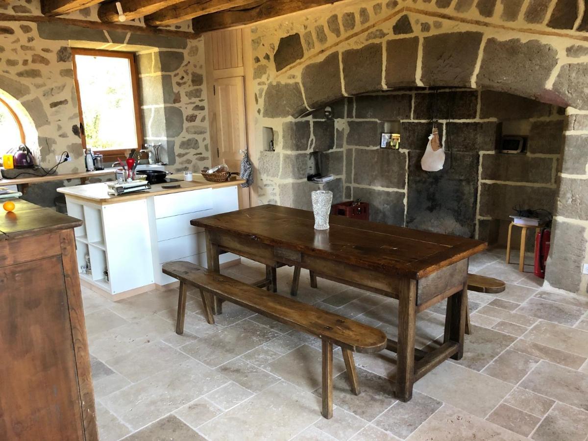 Maison Typique Auvergnate, Piscine Et Four A Pain Saint-Christophe-Les-Gorges المظهر الخارجي الصورة