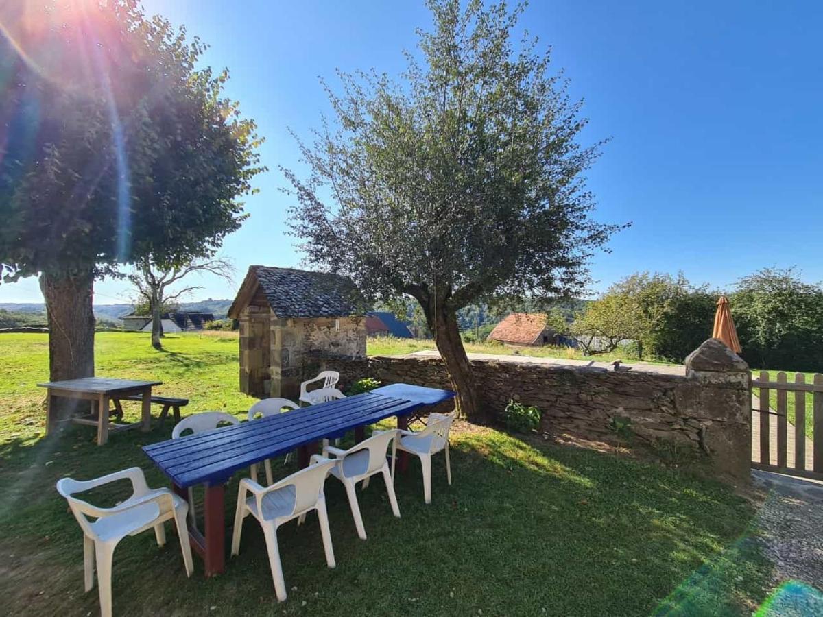 Maison Typique Auvergnate, Piscine Et Four A Pain Saint-Christophe-Les-Gorges المظهر الخارجي الصورة